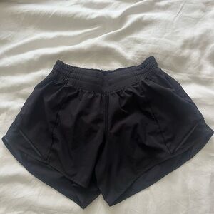 Women's Lululemon Hotty Hot Black 2.5inch Shorts